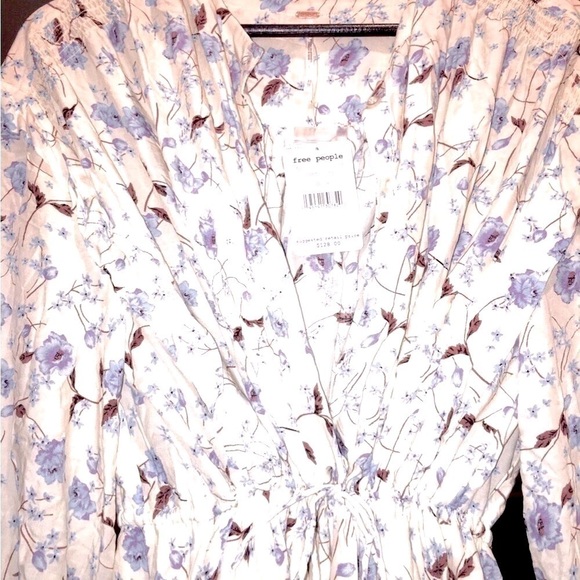 Free People beautiful floral dress, delicate flowers and flare skirt, NWT - Picture 5 of 8